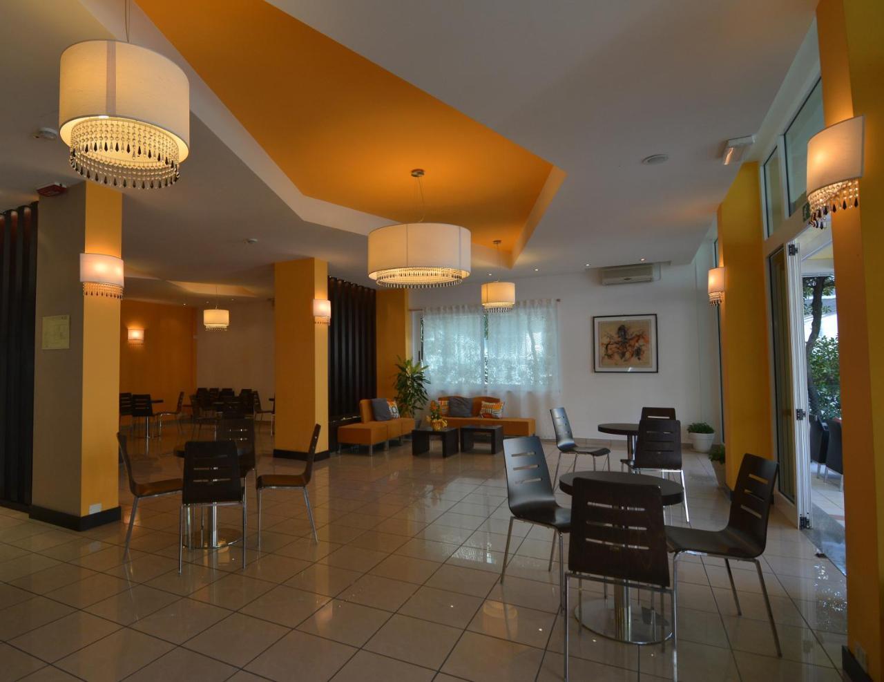 Hotel Orly Cesenatico Exteriör bild