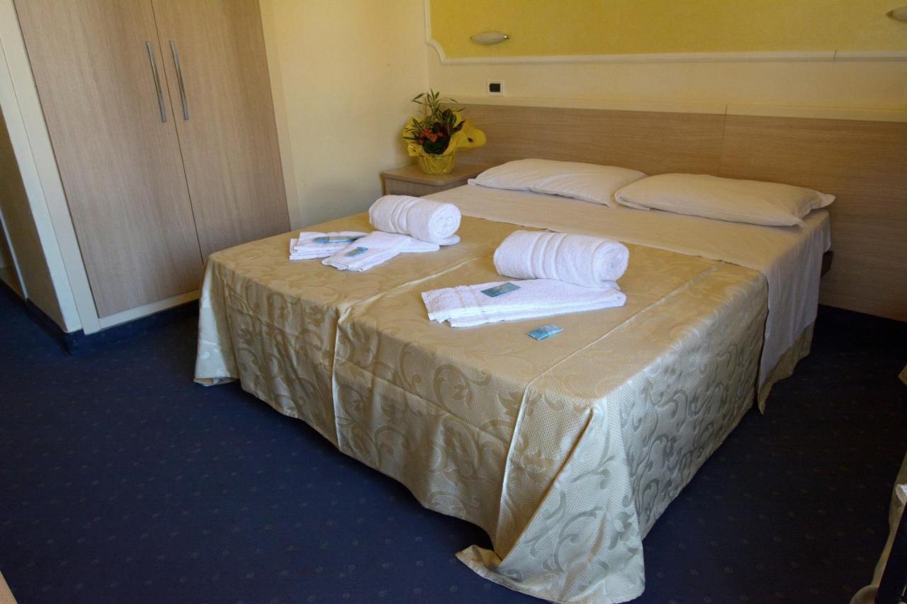 Hotel Orly Cesenatico Exteriör bild