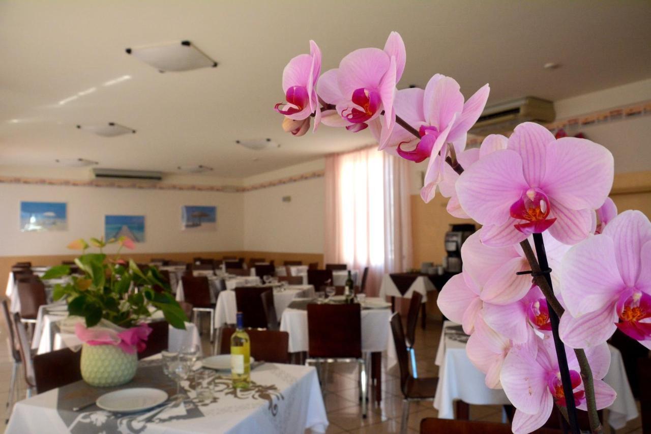 Hotel Orly Cesenatico Exteriör bild